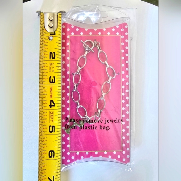 ⭐️ T, Silver Toned Oval Link Toggle Clasp Bracelet, Letter "T" Charm, Bracelet - Picture 6 of 7